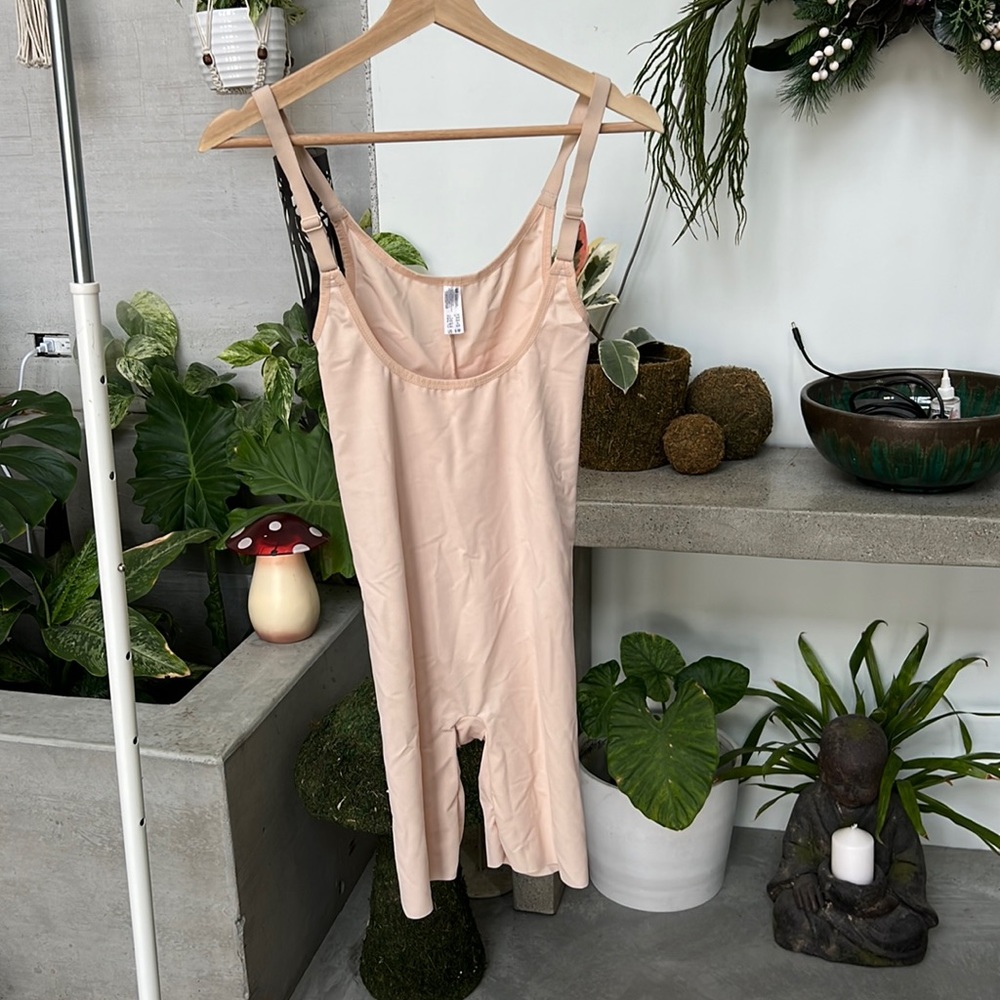 NWOT Wacoal zoned for shape shapewear